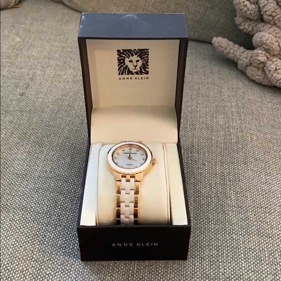 Watch - Picture 2 of 2